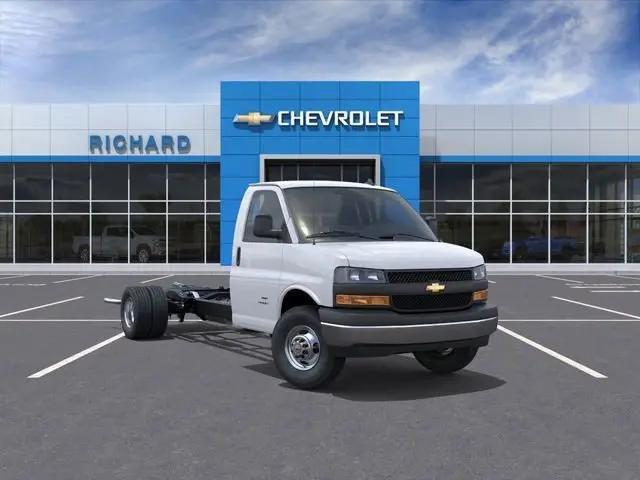2025 Chevrolet Express Cutaway Work Van