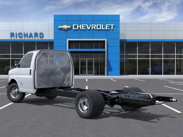 2025 Chevrolet Express Cutaway Work Van