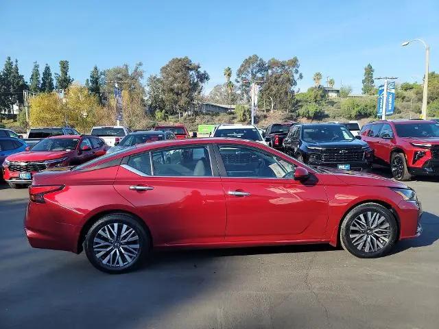 2023 Nissan Altima SV FWD