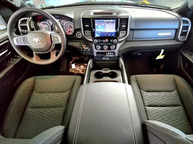 2026 Ram 1500 Big Horn Crew Cab 4x4 57 Box