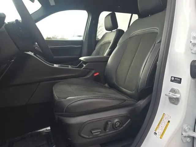 2026 Jeep Grand Cherokee Altitude 4x4