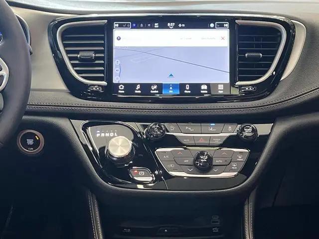 2026 Chrysler Pacifica Pinnacle AWD