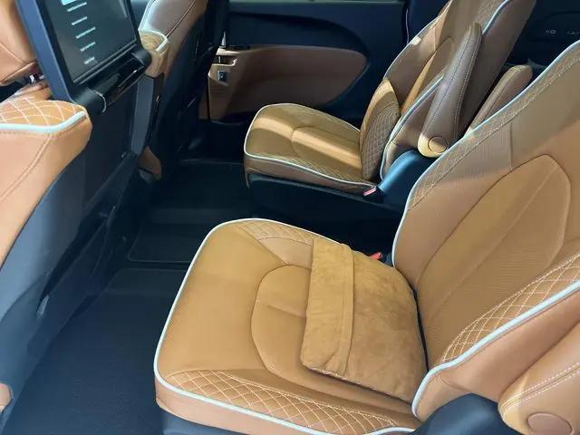 2026 Chrysler Pacifica Pinnacle AWD