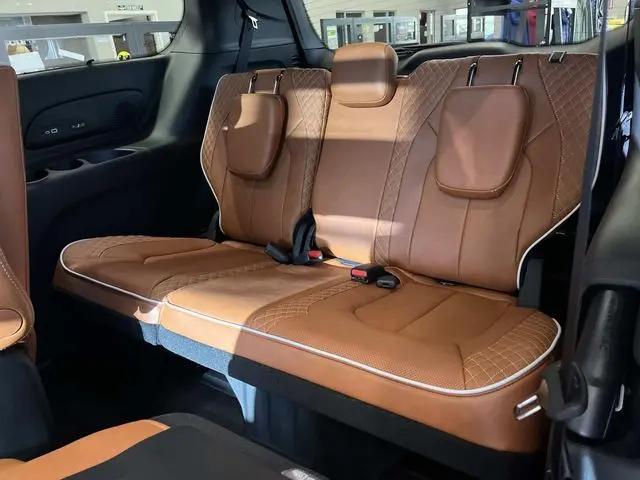 2026 Chrysler Pacifica Pinnacle AWD