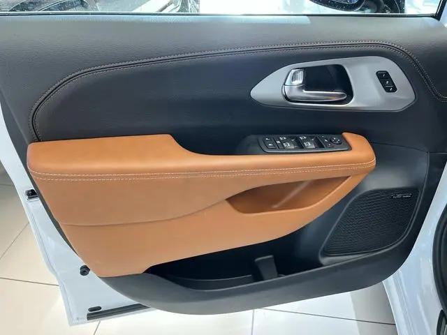 2026 Chrysler Pacifica Pinnacle AWD