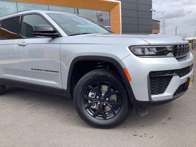 2026 Jeep Grand Cherokee GRAND CHEROKEE L LAREDO ALTITUDE 4X4
