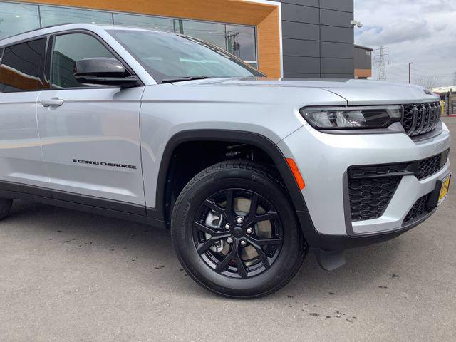 2026 Jeep Grand Cherokee L GRAND CHEROKEE L LAREDO ALTITUDE 4X4