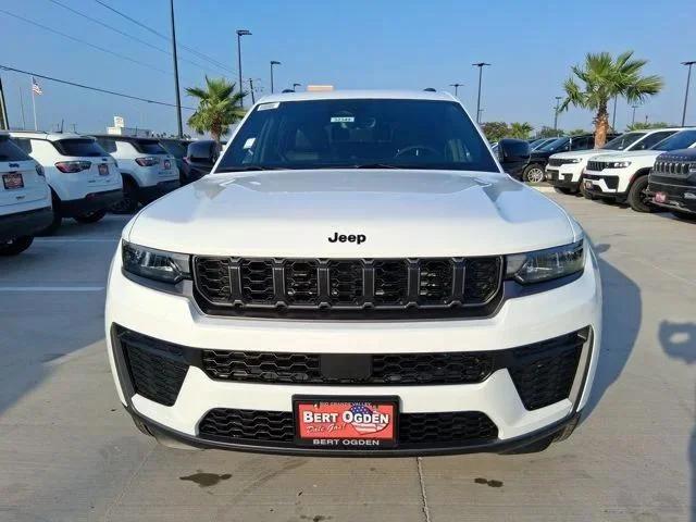 2026 Jeep Grand Cherokee Altitude 4x2