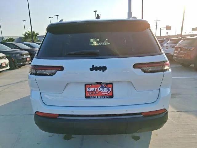 2026 Jeep Grand Cherokee Altitude 4x2