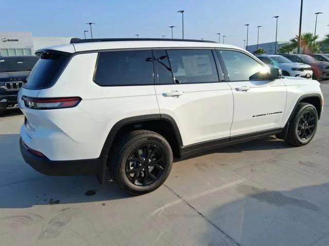 2026 Jeep Grand Cherokee Altitude 4x2
