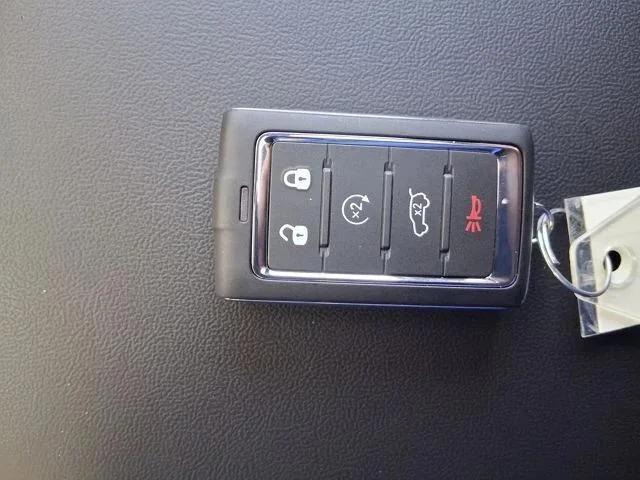 2026 Jeep Grand Cherokee Altitude 4x2