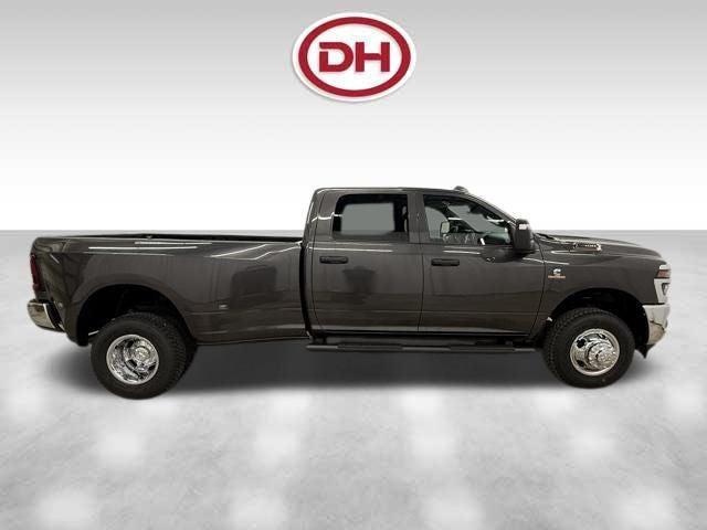 2026 RAM Ram 3500 RAM 3500 TRADESMAN CREW CAB 4X4 8 BOX