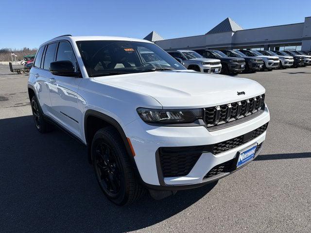 2026 Jeep Grand Cherokee GRAND CHEROKEE LAREDO ALTITUDE 4X4 2026 Jeep Grand Cherokee GRAND CHEROKEE LAREDO ALTITUDE 4X4