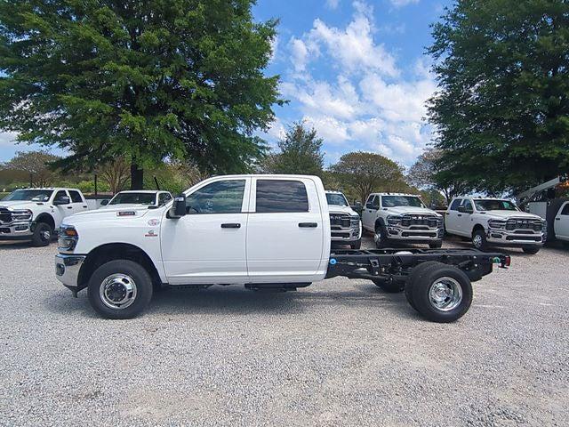 2026 RAM Ram 3500 Chassis Cab RAM 3500 TRADESMAN CREW CAB CHASSIS 4X4 60 CA