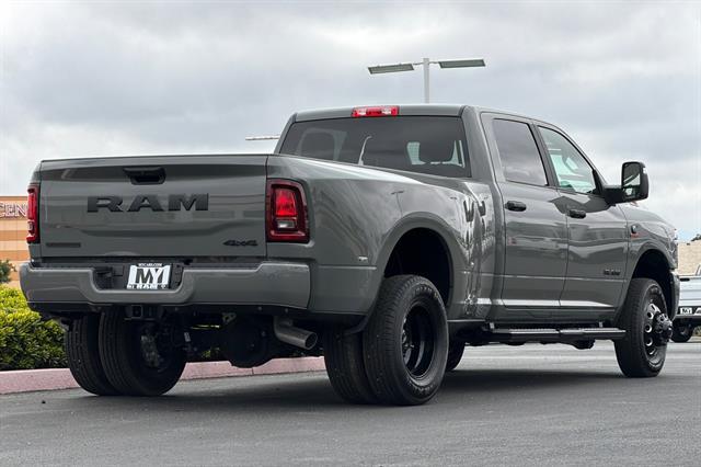 2026 RAM 3500 RAM 3500 BIG HORN CREW CAB 4X4 8 BOX