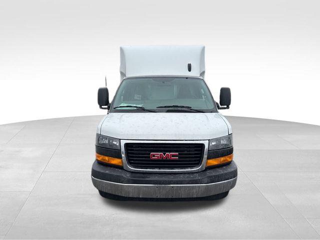 2025 GMC Savana Cutaway Work Van