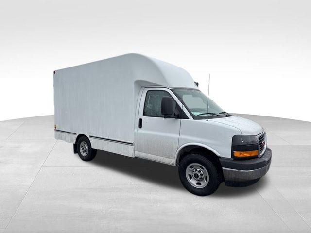 2025 GMC Savana Cutaway Work Van