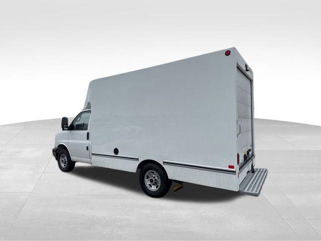 2025 GMC Savana Cutaway Work Van