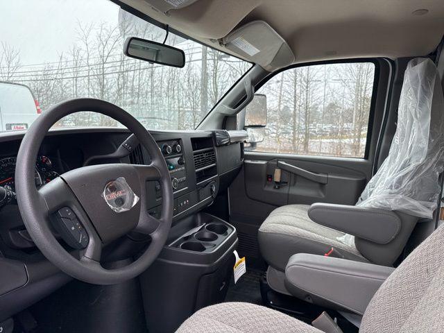 2025 GMC Savana Cutaway Work Van