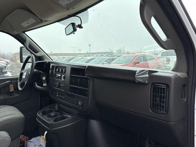 2025 GMC Savana Cutaway Work Van