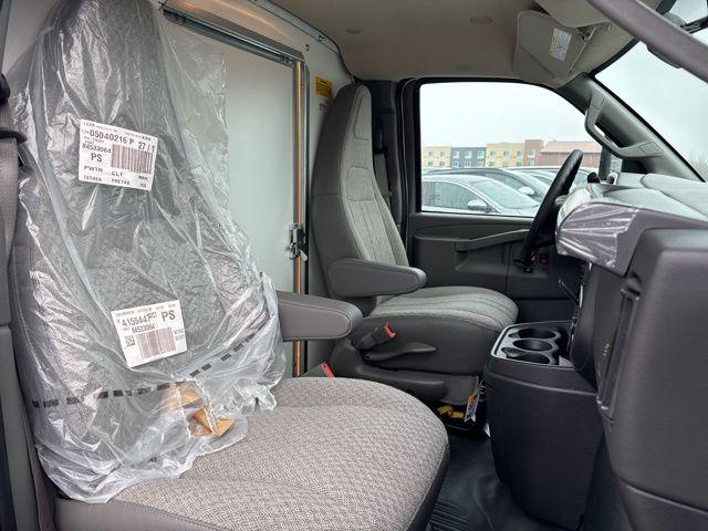 2025 GMC Savana Cutaway Work Van