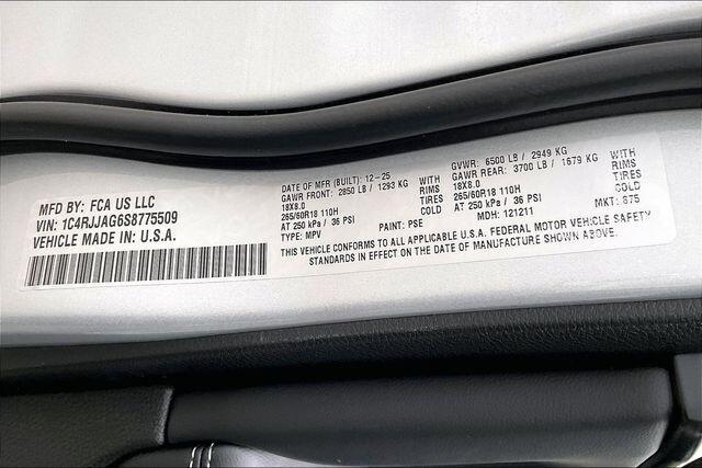 2025 Jeep Grand Cherokee L Laredo 4x2