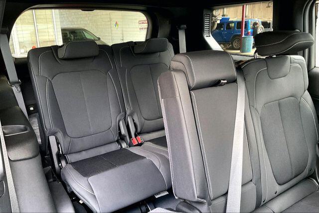2025 Jeep Grand Cherokee L Laredo 4x2
