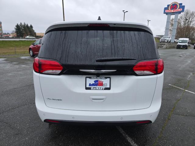 2026 Chrysler Voyager LX