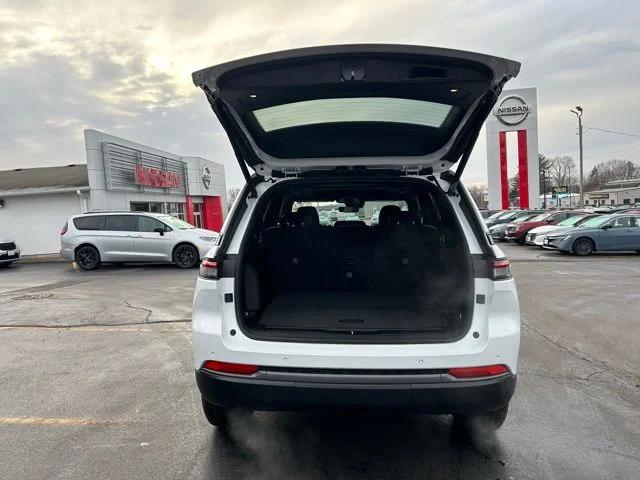 2026 Jeep Grand Cherokee Altitude 4x4