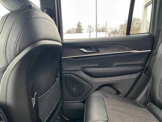 2026 Jeep Grand Cherokee Altitude 4x4