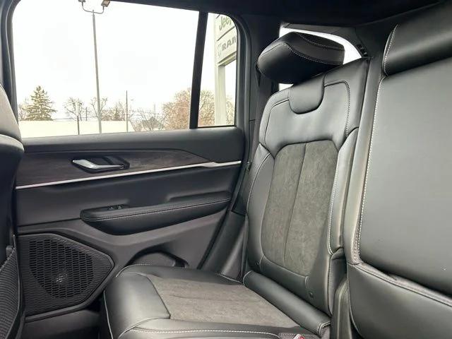 2026 Jeep Grand Cherokee Altitude 4x4