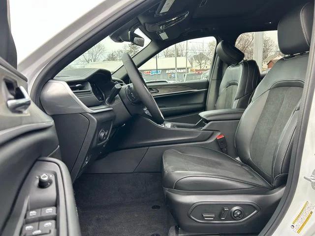 2026 Jeep Grand Cherokee Altitude 4x4