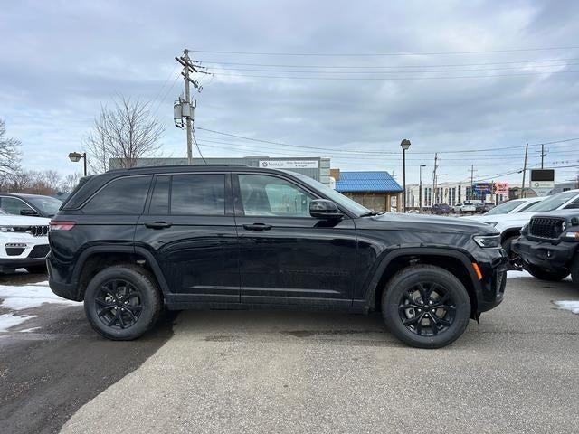 2026 Jeep Grand Cherokee GRAND CHEROKEE LAREDO ALTITUDE 4X4 2026 Jeep Grand Cherokee GRAND CHEROKEE LAREDO ALTITUDE 4X4