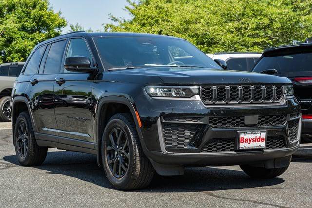 2026 Jeep Grand Cherokee GRAND CHEROKEE LAREDO ALTITUDE 4X4 2026 Jeep Grand Cherokee GRAND CHEROKEE LAREDO ALTITUDE 4X4