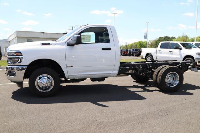 2026 RAM Ram 3500 Chassis Cab RAM 3500 TRADESMAN CHASSIS REGULAR CAB 4X4 60 CA 2026 RAM Ram 3500 Chassis Cab RAM 3500 TRADESMAN CHASSIS REGULAR CAB 4X4 60 CA