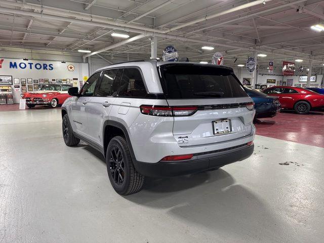 2026 Jeep Grand Cherokee GRAND CHEROKEE LAREDO ALTITUDE 4X4