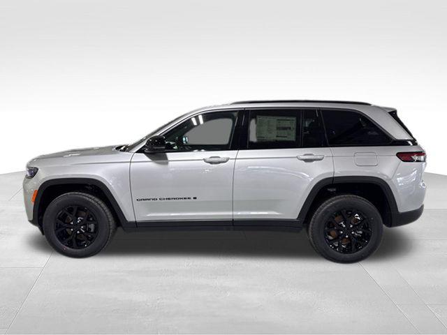2026 Jeep Grand Cherokee GRAND CHEROKEE LAREDO ALTITUDE 4X4 2026 Jeep Grand Cherokee GRAND CHEROKEE LAREDO ALTITUDE 4X4