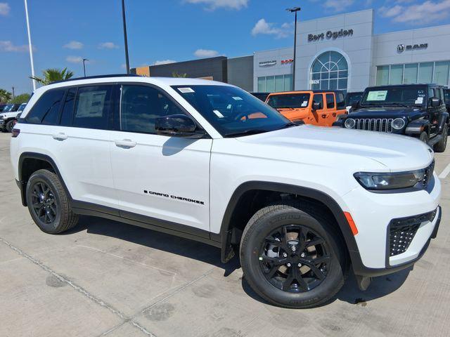 2026 Jeep Grand Cherokee GRAND CHEROKEE LAREDO ALTITUDE 4X2