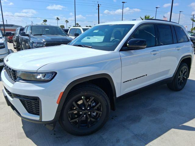 2026 Jeep Grand Cherokee GRAND CHEROKEE LAREDO ALTITUDE 4X2