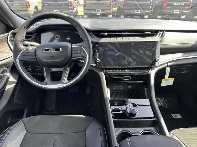 2026 Jeep Grand Cherokee GRAND CHEROKEE LAREDO ALTITUDE 4X4 2026 Jeep Grand Cherokee GRAND CHEROKEE LAREDO ALTITUDE 4X4