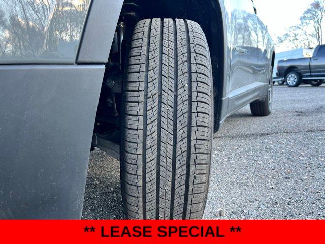2026 Jeep Cherokee Laredo 4x4