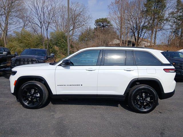 2026 Jeep Grand Cherokee GRAND CHEROKEE LAREDO ALTITUDE 4X4 2026 Jeep Grand Cherokee GRAND CHEROKEE LAREDO ALTITUDE 4X4