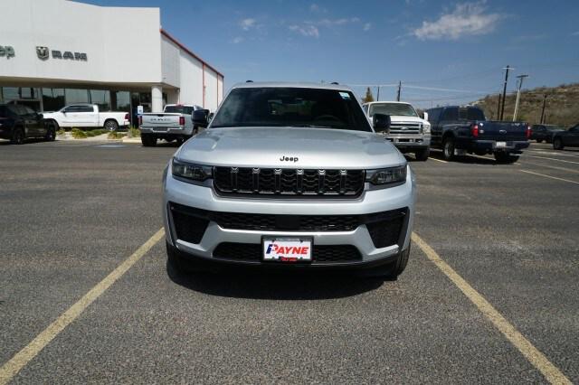 2026 Jeep Grand Cherokee Altitude 4x2