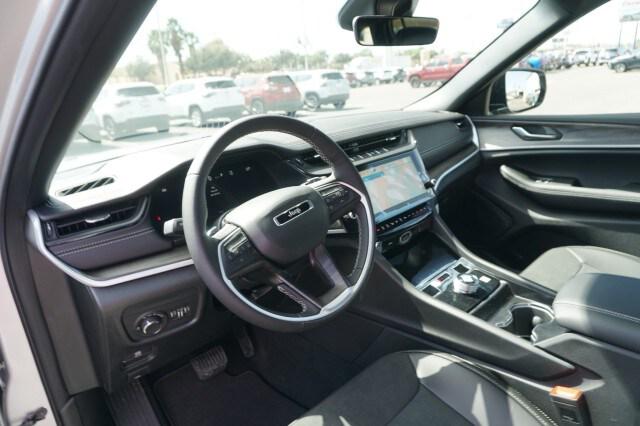 2026 Jeep Grand Cherokee Altitude 4x2