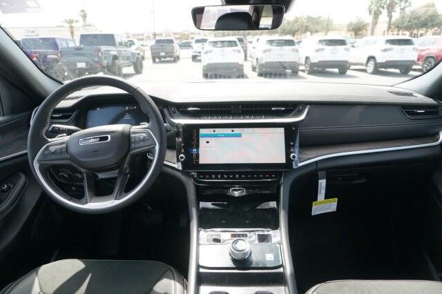 2026 Jeep Grand Cherokee Altitude 4x2