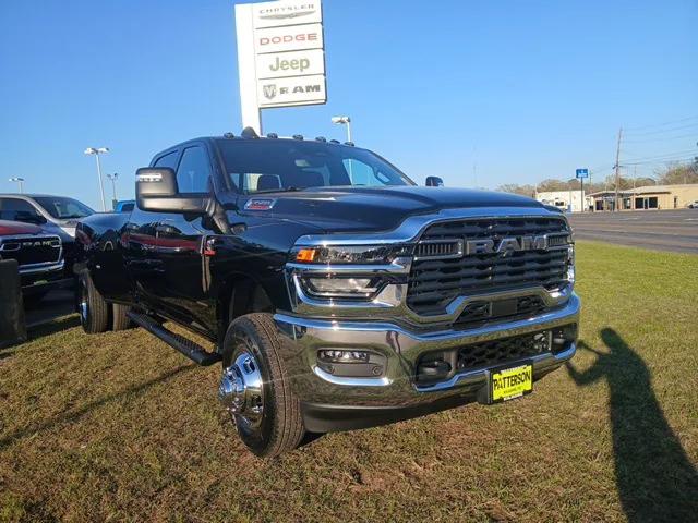 2026 RAM Ram 3500 RAM 3500 TRADESMAN CREW CAB 4X4 8 BOX