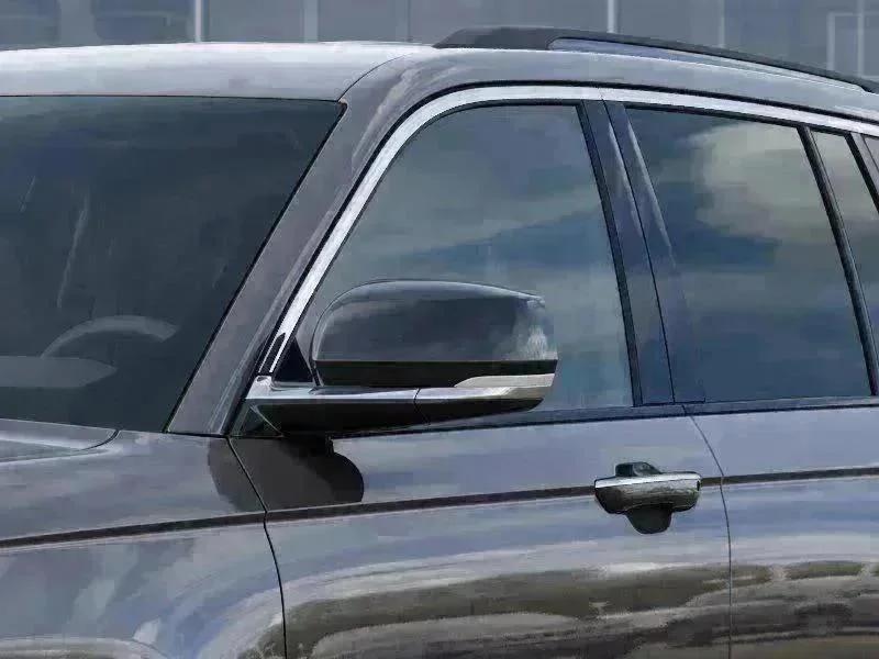 New 2026 Baltic Gray Metallic Clear-Coat Exterior Paint Jeep Limited image 12