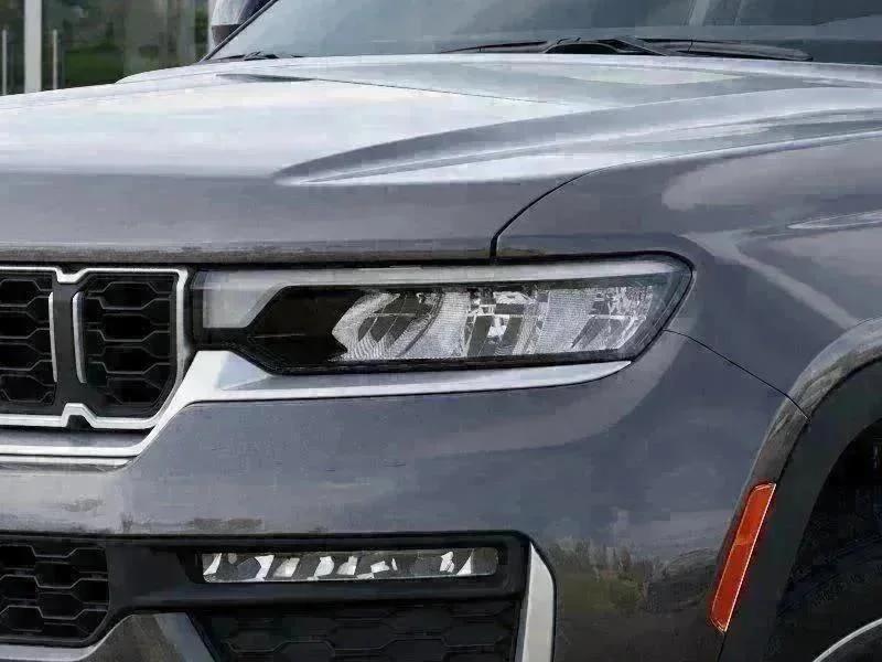 New 2026 Baltic Gray Metallic Clear-Coat Exterior Paint Jeep Limited image 36