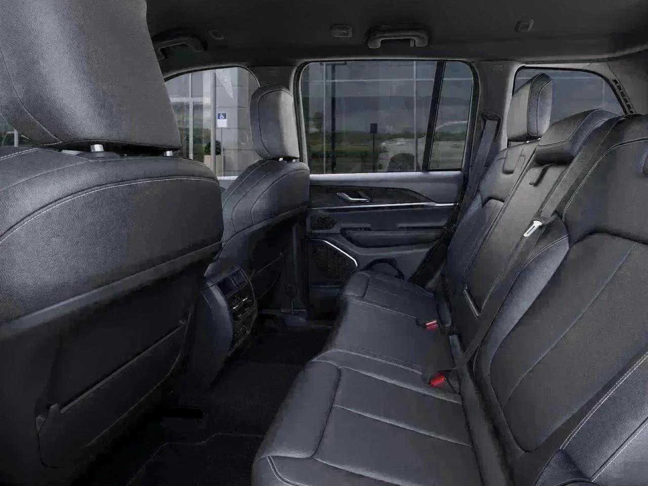 New 2026 Baltic Gray Metallic Clear-Coat Exterior Paint Jeep Limited image 49