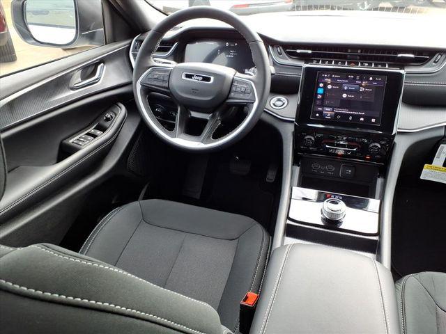 2026 Jeep Grand Cherokee Altitude 4x2